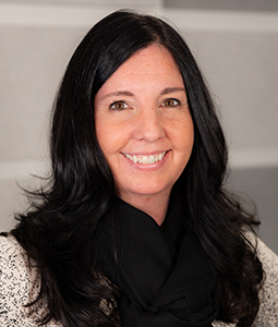 Andrea Pack headshot