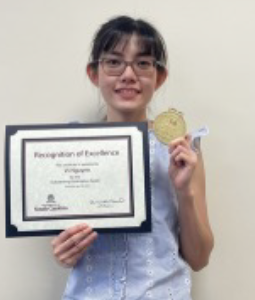 Vi Nguyen PhD award photo Vi Nguyen PhD award photo