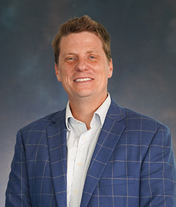 Derek Henrichs headshot