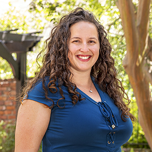 Headshot of Eilea Knotts